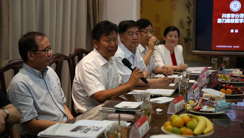 教育部体卫艺司司长王登峰致辞