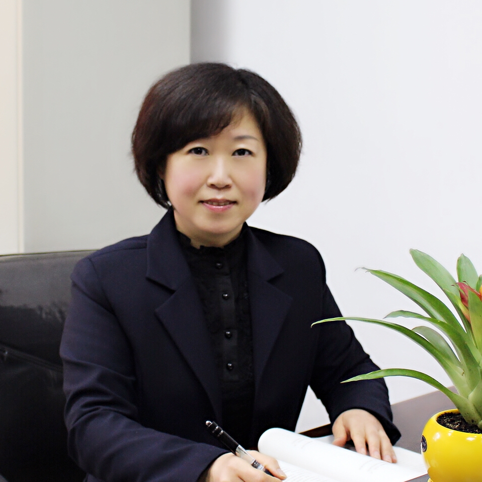 王红明,副教授  护理教育