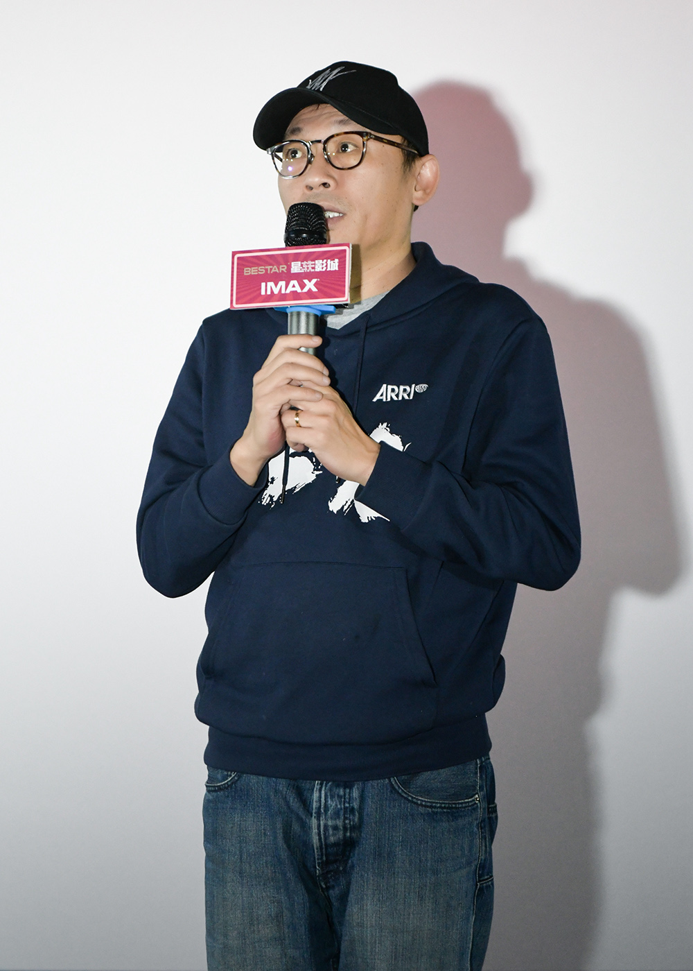 电影《无名》传递真诚向上信念 军人观影动情：我们要铭记无名英雄